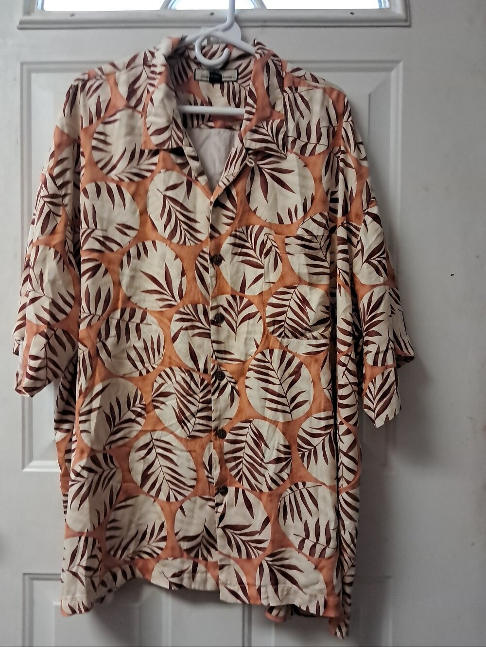 Tommy Bahama 100% Silk Mens XXL Hawaiian Casual Button Down Shirt.